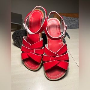 Saltwater sandals, 6-6.5